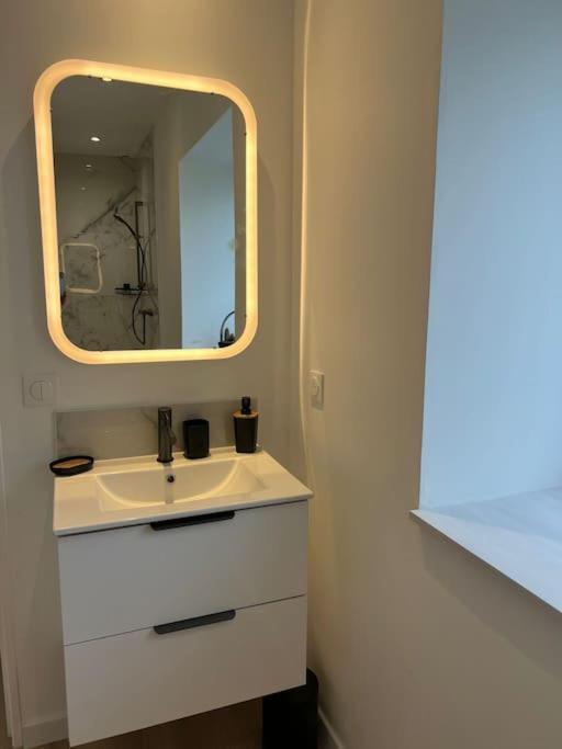 Petite Maison Au Calme Proche Bourg Apartment
